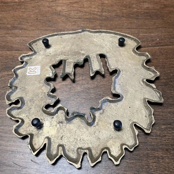 Vintage Christmas Wreath Trivet in Gold Brass-by Knobler-Taiwan - Picture 5 of 9